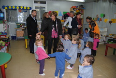 Visita a les aules de 2 anys del Carles Sarthoy