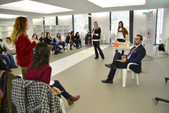 L'alcalde visita les sessions de 'coworking' de Vilabeca_1