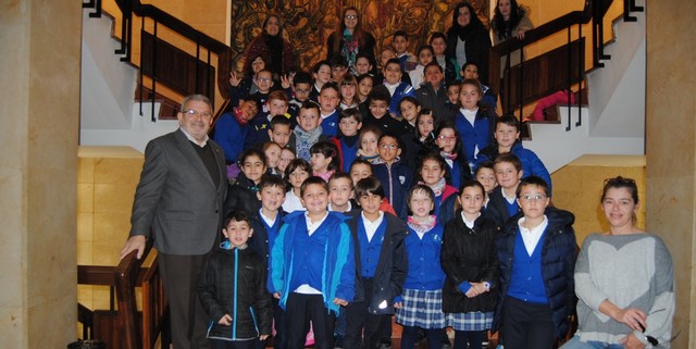 Visita d'alumnes del Pintor Gimeno Barn