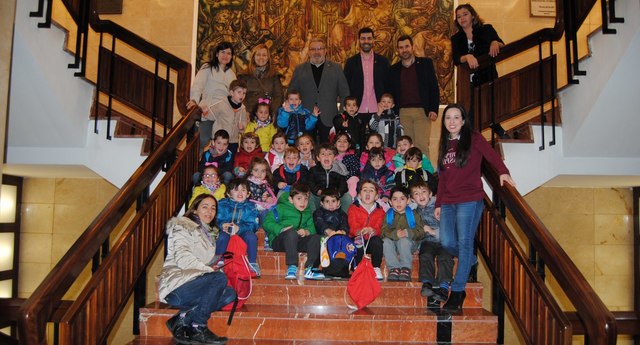 Visita de los alumnos del colegio Angelina Abad