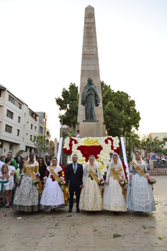 Ofrenda y hoguera de San Pascual 2016