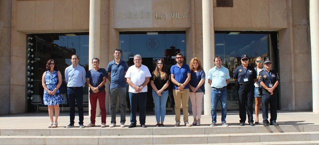 Minuts de silenci a l'Ajuntament