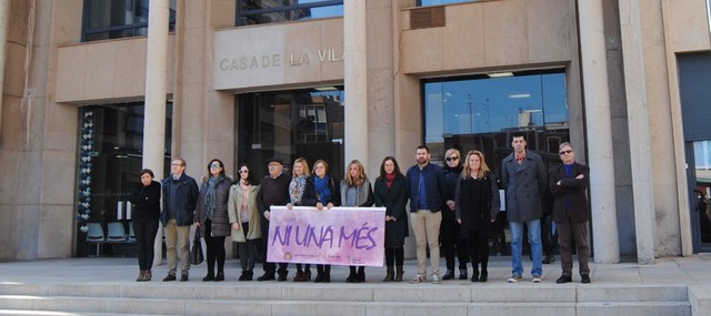 Minuto de silencio por el asesinato machista en El Campello