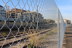 Tanca de seguretat en la via del tren