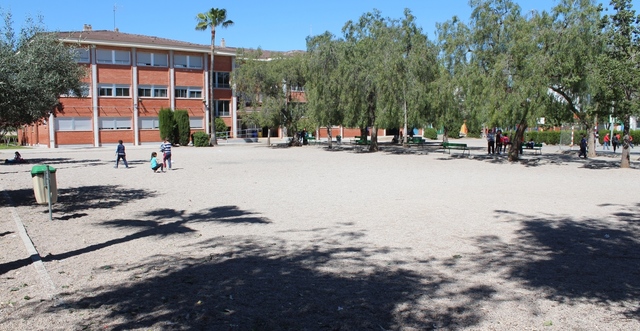 Patio del colegio Carles Sarthou donde se ubicar el nuevo aulario de Infantil