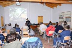 Julio Garca Robles presenta la guia de fauna de la desembocadura del Millars. Foto: Miguel Alberto Olaya_1