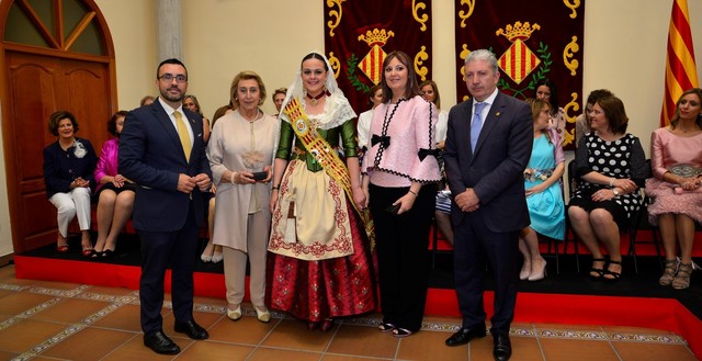 Homenaje a la reina y damas de 1967 y 1992