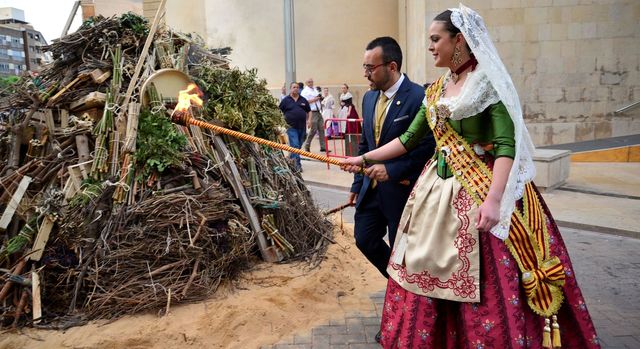 Ofrenda y hoguera de san Pascual 2017