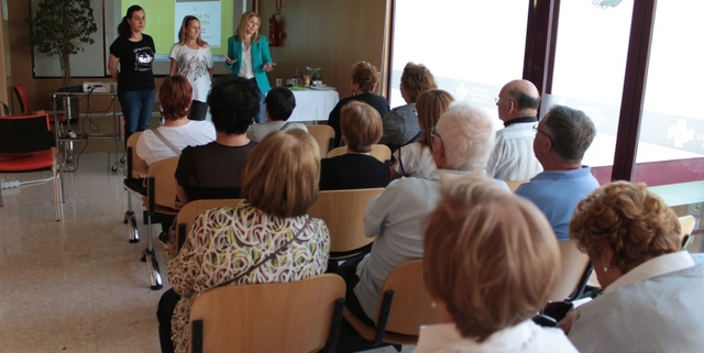 Taller de nutricin en el centro de salud Dolores Cano Royo