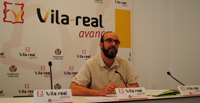 Santi Cortells presenta los nuevos cursos de valenciano