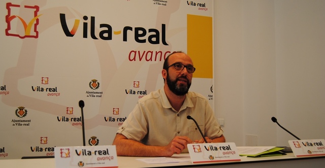 Santi Cortells presenta els nous cursos de valenci