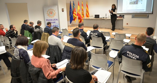 Curs de la Policia Local sobre la llei del taxi