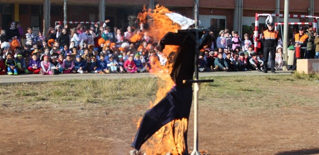 Actuaci de Protecci Civil en el Carnestoltes escolar_3