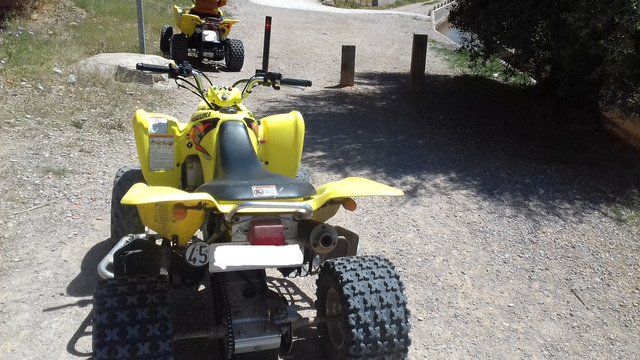 Quads circulando por la ruta verde del Mijares