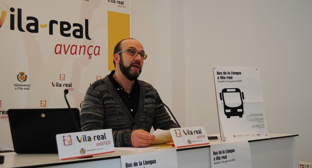 Santi Cortells presenta el Bus per la Llengua