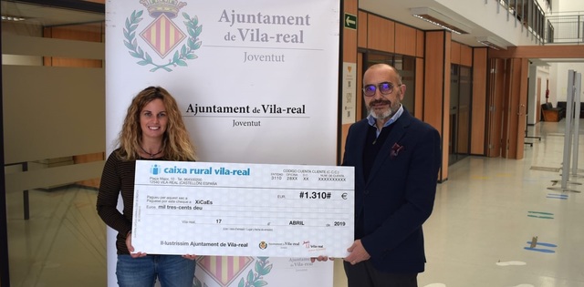 Cheque del concierto solidario a beneficio de XiCaEs