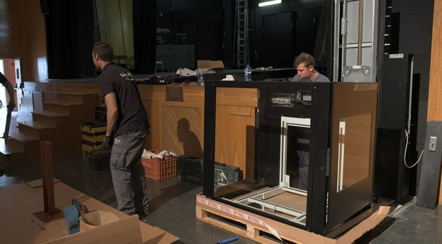 Instalacin de un elevador en el escenario del auditorio_1