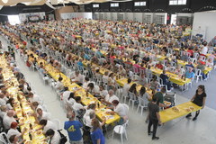 Vila-real senta a la taula a més de 1.700 persones en la festa de la tercera edat i més de 2.000 en el concurs d'empedrats_2