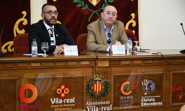 El alcalde y el presidente de Tots Units han clausurado las jornadas Emplate con nosotras