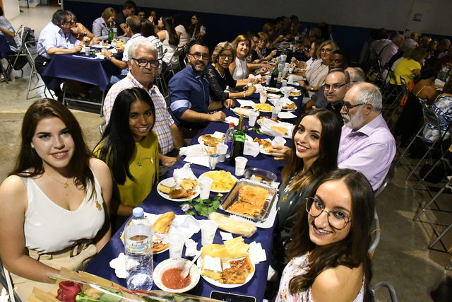 Cena solidaria de Manos Unidas