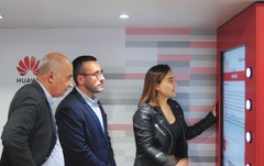 Visita al aula mvil del Smartbus de Huawei_1