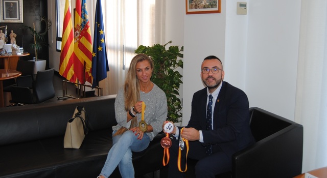 El alcalde ha recibido a la deportista en el Ayuntamiento