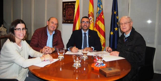 L'alcalde i la regidora de Tradicions han rebut als representants de la comunitat franciscana a Vila-real