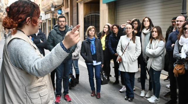 Primera de las visitas tursticas guiadas del programa 'Descobrint Vila-real'