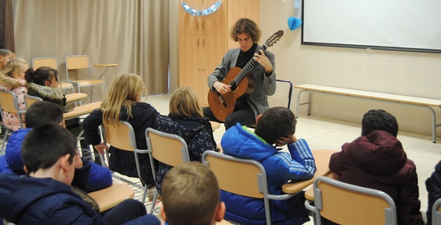 Actividades didcticas de la Semana Trrega en el colegio Pintor Gimeno Barn_2