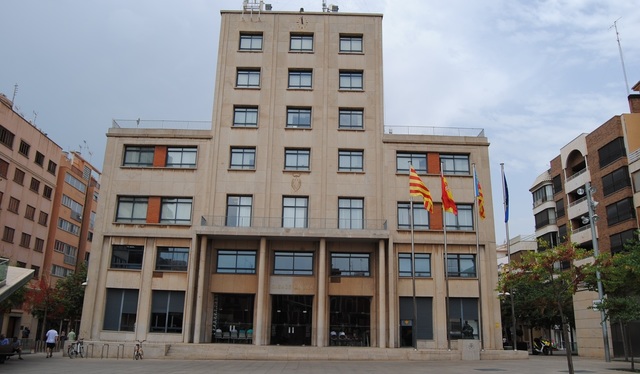 Fachada del edificio principal del Ayuntamiento de Vila-real