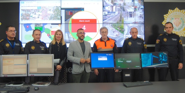 Visita a la sala de control de la Policia Local_1