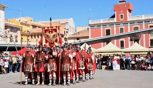 Segundo encuentro de guardias romanas y armados 