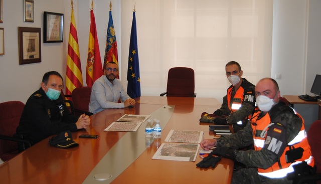 El alcalde y el comisario principal jefe de la Polica Local se han reunido con la Polica Militar