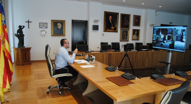El alcalde de Vila-real, durante su encuentro por videoconferencia con los medios de comunicacin