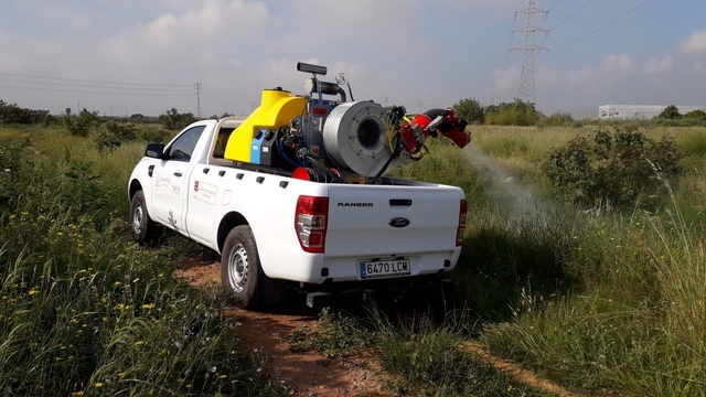 Tractament per a evitar la plaga de mosquits