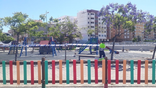 Precintado de parques infantiles 