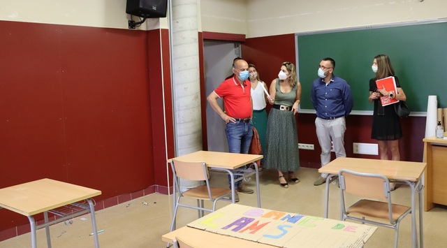 Visita al colegio Po XII ante el curso de la COVID-19