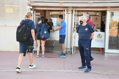 El alcalde visita las instalaciones deportivas reabiertas con los protocolos por la COVID-19_2