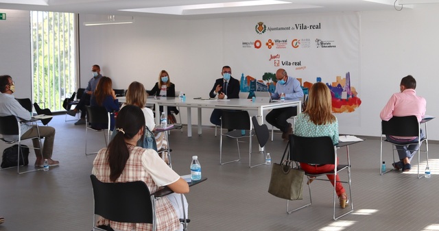 Reunin con los directores y directoras de los colegios de Vila-real