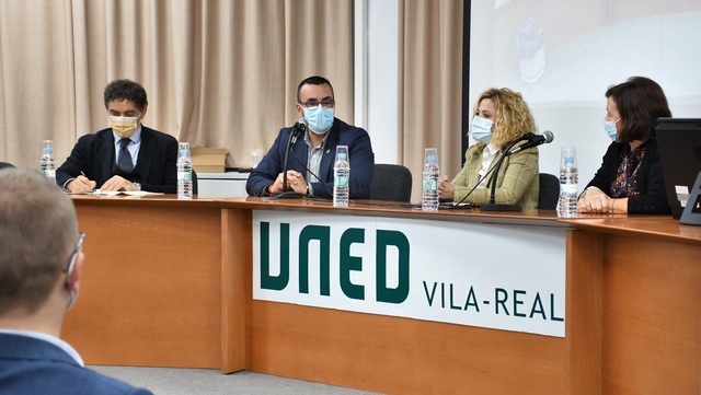 Conferencias Blancas de la UNED con Francesc Colomer