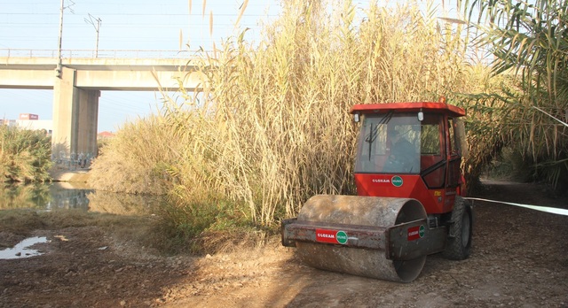 Reparacin de caminos en el ro Mijares_1