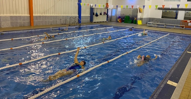 Actividades en la piscina Aigua-salut