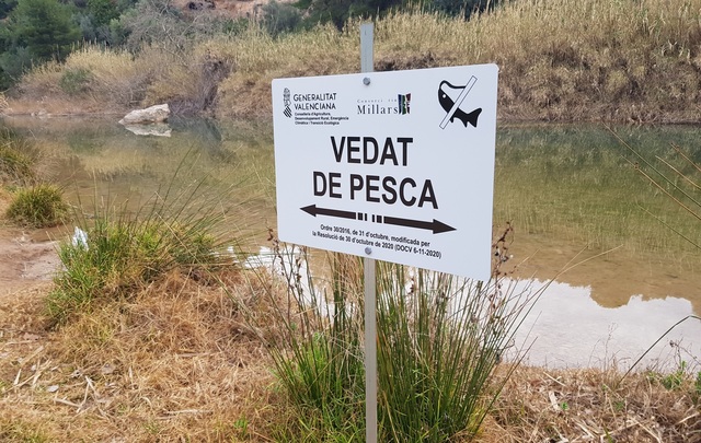 Senyalitzaci dels vedats de pesca al paisatge protegit del Millars 