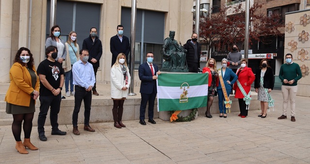 La corporaci municipal se suma a la commemoraci del Dia d'Andalusia