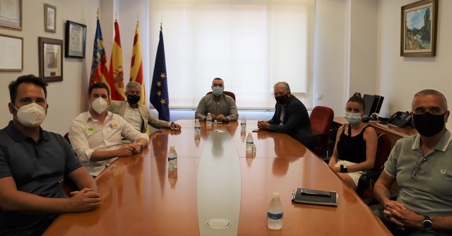 Recepció de l'alcalde, José Benlloch, als representants de la Real Federació Espanyola de Natació