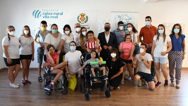 Visita del alcalde, Jos Benlloch, a las actividades de verano de XiCaEs_1