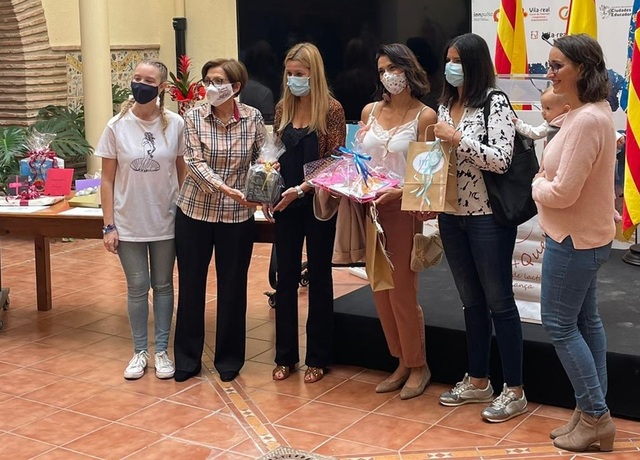 Entrega de los premios del concurso de fotografa sobre lactancia materna