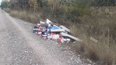 Vertido ilegal en el paisaje protegido de la desembocadura del Mijares