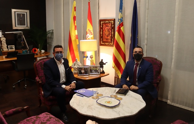 Reunión del alcalde con Adrián Casabó 