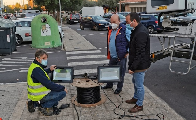 Installaci d'illuminaci al prquin de la Panderola